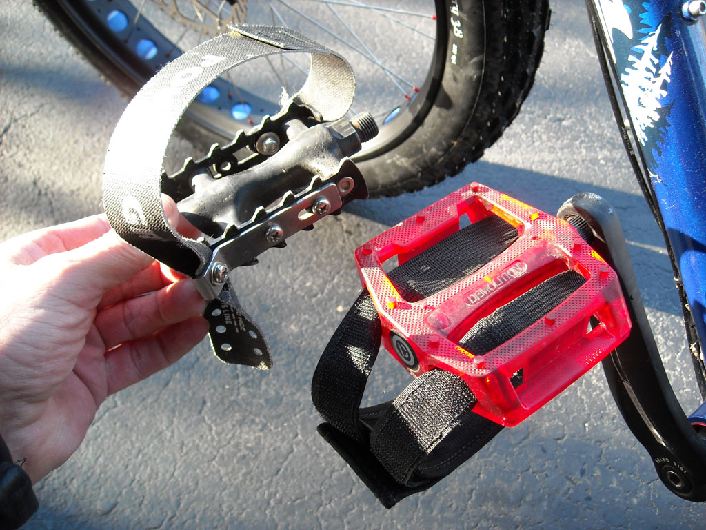 bicycle pedals with straps