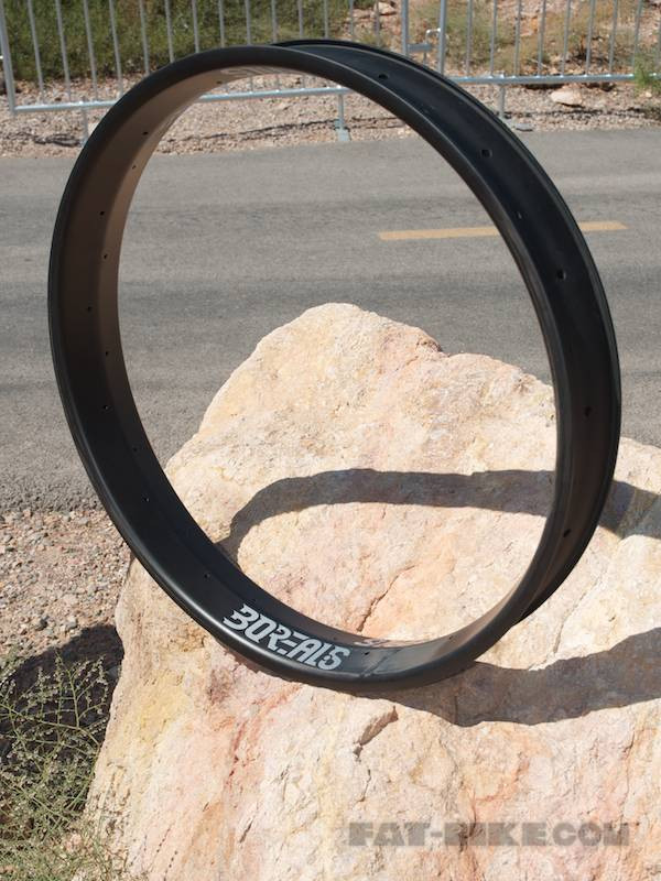 Borealis' amazing carbon fat-bike wheel. Easy tubeless and under 600g!