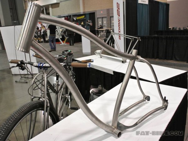 This lovely, curvy fat-bike is the product of University of Iowa's frame building class.
