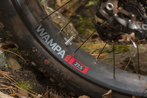 Click here if you don't know the story behind the Wampa, same goes with the Hodag. Bontrager is starting to strut some soul in their nameology of their components. That's good. 27.5" carbon rims, that's great.