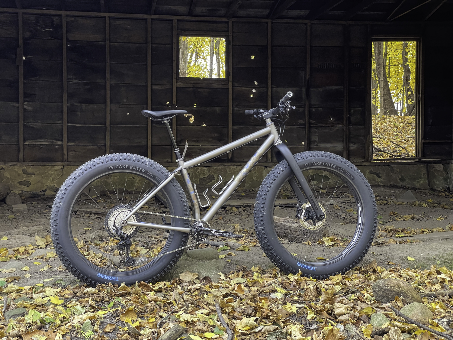 Moots Forager titanium fat bike gets big 27.5x4.5 snow tires - Bikerumor